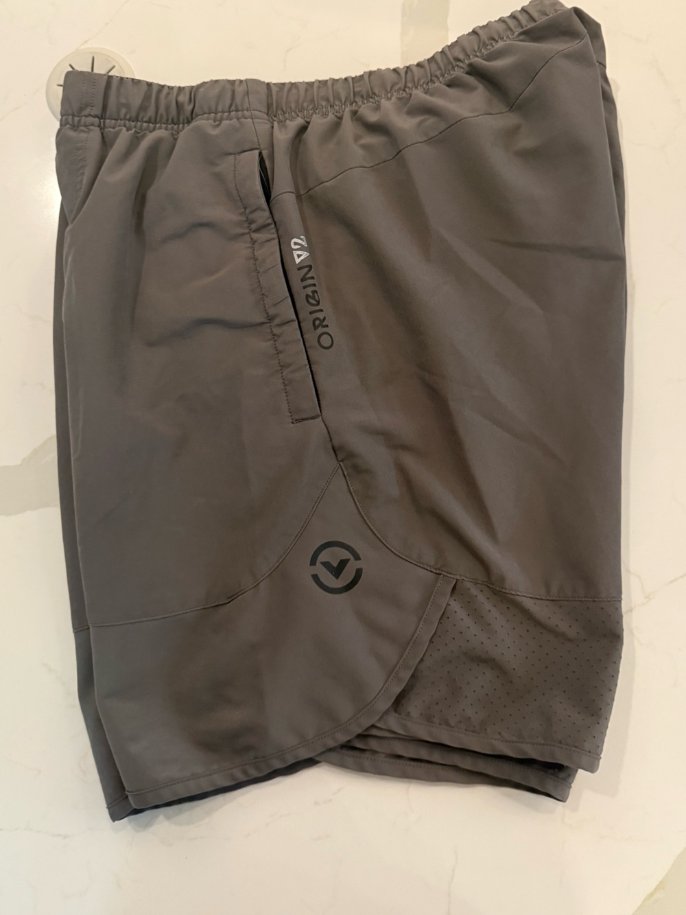 Virus Origin V2 9” shorts, men’s small